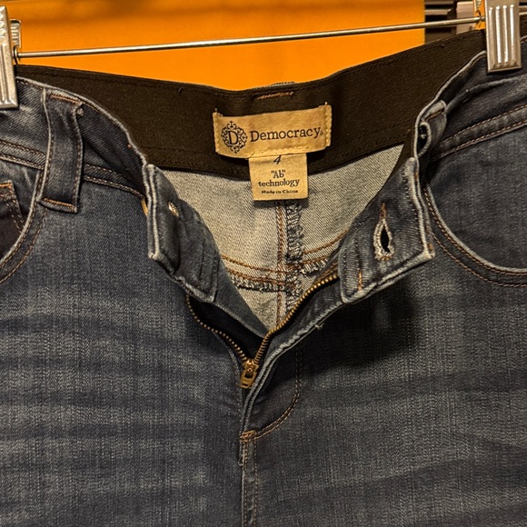 Democracy Barrel Leg Jean - Picture 2 of 7